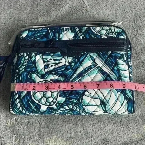 Vera Bradley Trimmed Crossbody Bag in Shore Enough NWT - Picture 2 of 9
